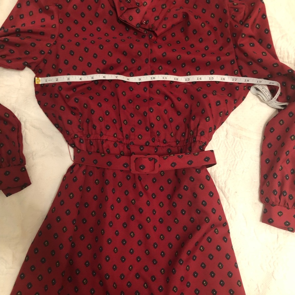 Vintage 100% polyester late 70’s Sears dress. Size 6. Medium